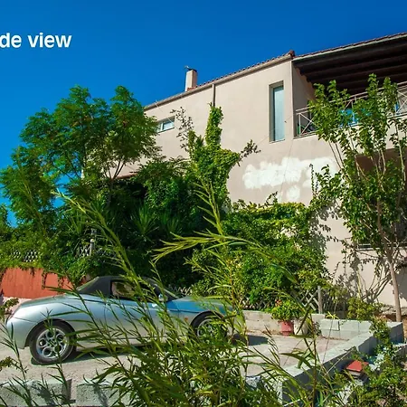 Villa Helmata With Privecy